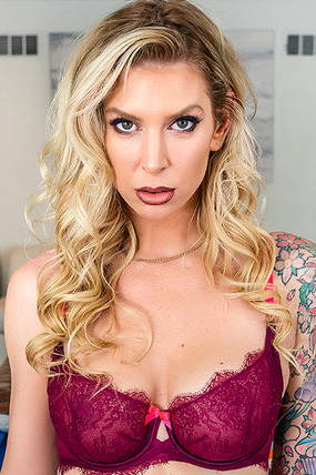 Brooke Banner - VR Porn Model