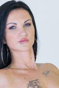 Isabel Dark - VR Porn Model