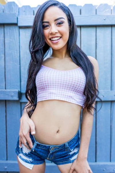 Maya Bijou - VR Porn Model