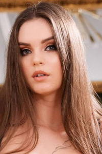 Taylee Wood - VR Porn Model