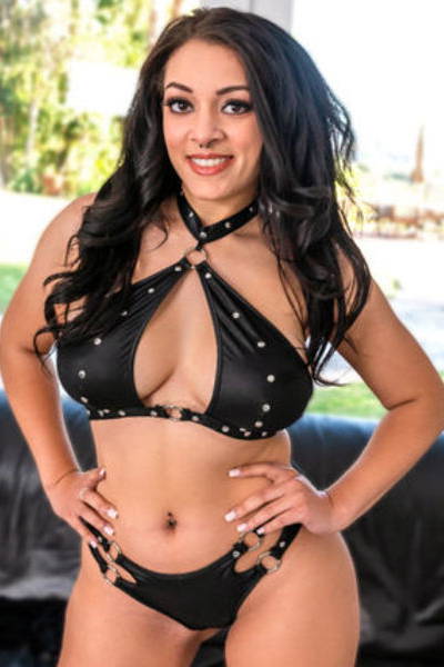 Violet Smith - VR Porn Model