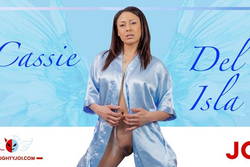 Cassie Del Isla sets the pace nice and easy - VR Porn Video