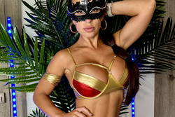 Wonder Woman Saves a Guy with Broken Cock - VR Porn Video